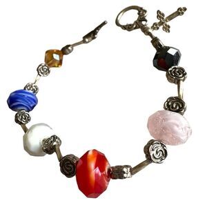 "Christian Bead Bracelet: Colorful Bicone and Flower-Faceted Design"
